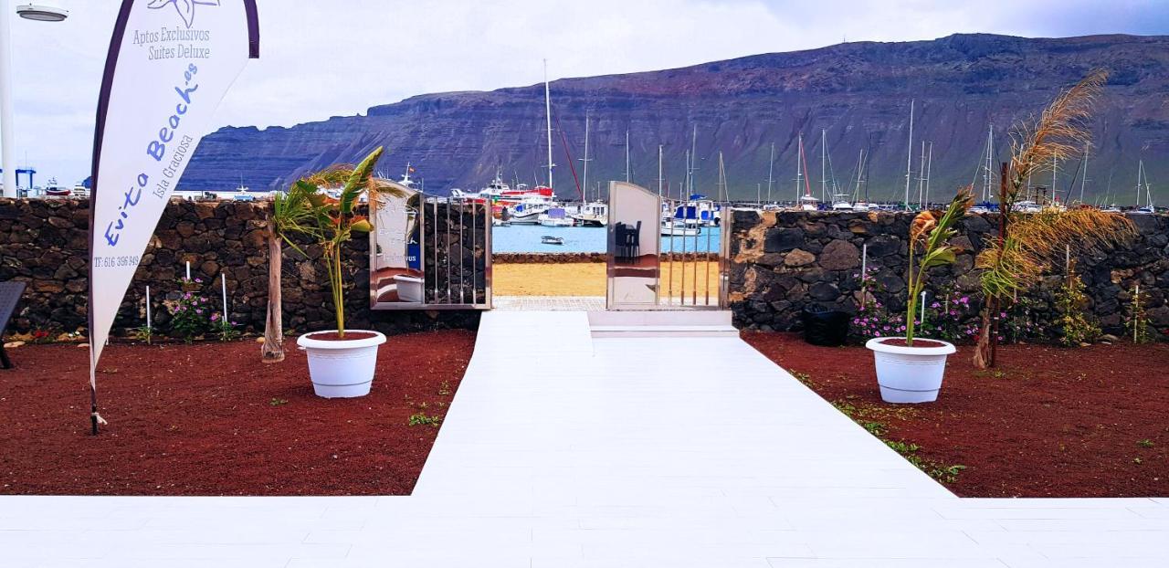 La Graciosa Camelia Beach Vistas Mar 塞博河畔卡莱塔 外观 照片