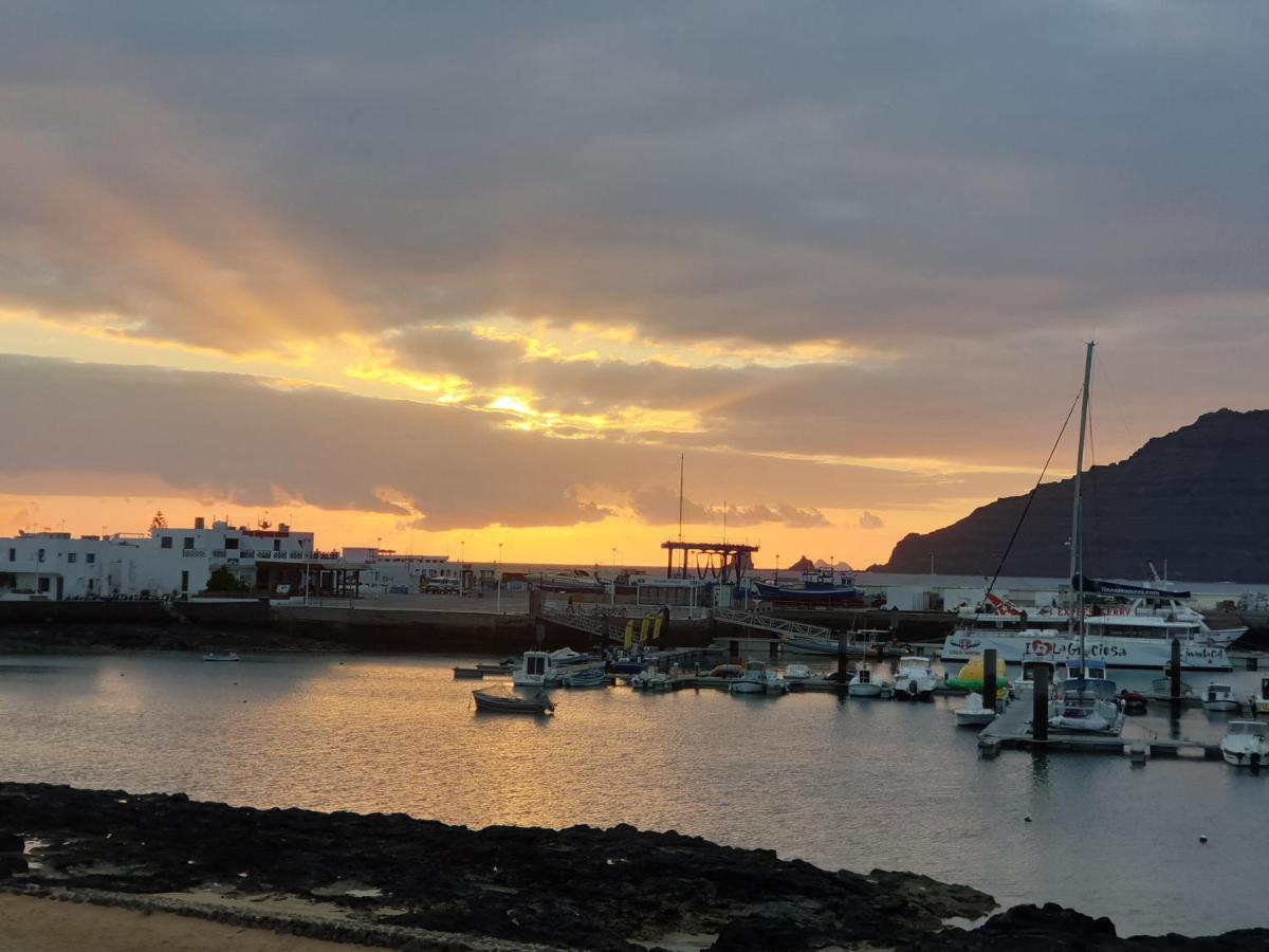 La Graciosa Camelia Beach Vistas Mar 塞博河畔卡莱塔 外观 照片