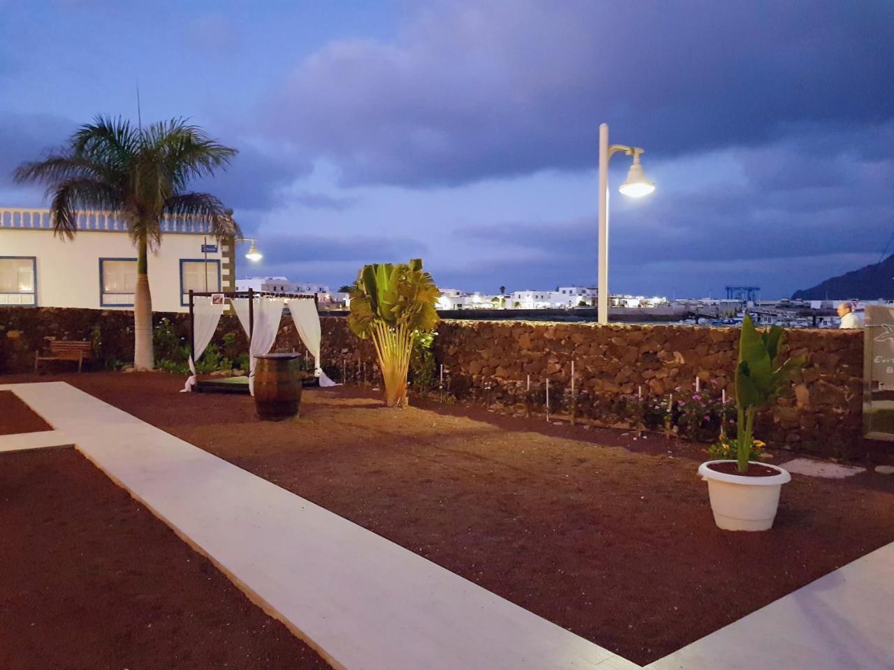 La Graciosa Camelia Beach Vistas Mar 塞博河畔卡莱塔 外观 照片